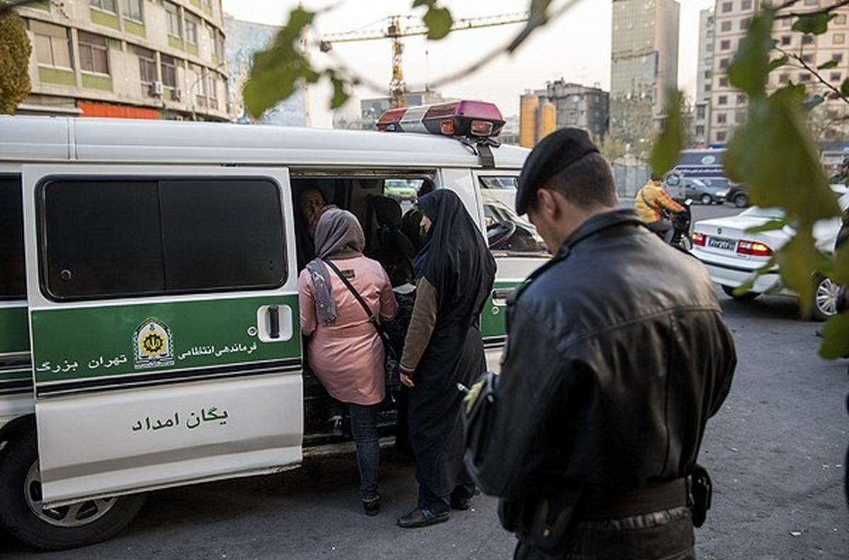 عصبانیت روزنامه ایران: برخورد پلیس با حجاب تصمیم سران قوا بود