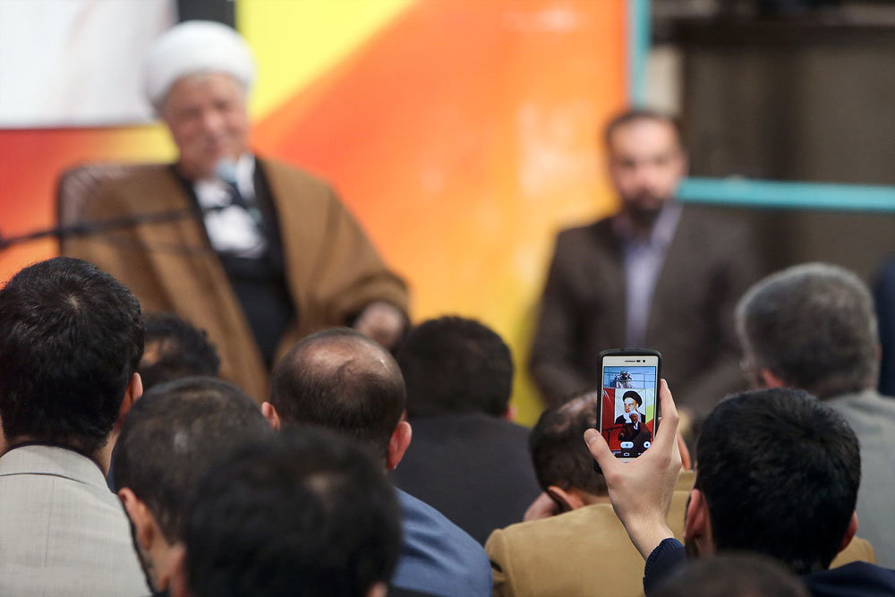دیدار جمعی از اعضای ستادهای انتخاباتی مردمی با آیت الله هاشمی