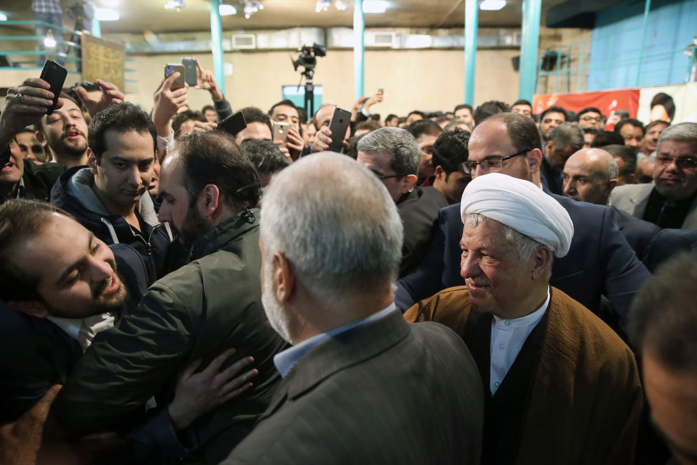 دیدار جمعی از اعضای ستادهای انتخاباتی مردمی با آیت الله هاشمی