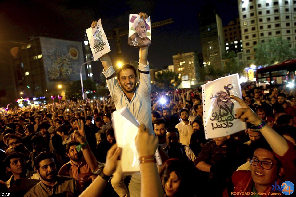 جشن پیروزی روحانی (تصاویر)