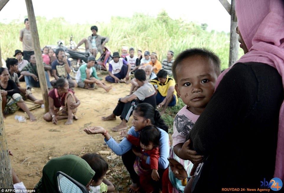 اسلام آوردن مردم جنگلی اندونزی برای دریافت کمک از دولت (تصاویر)