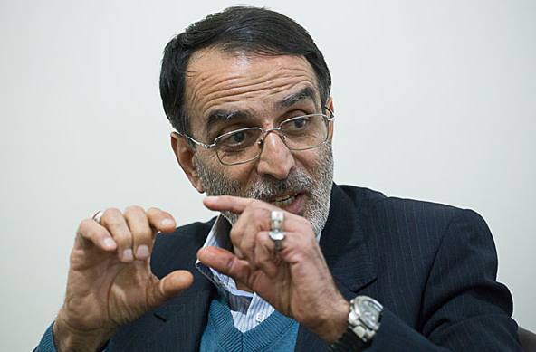دور و بر روحانی را جاسوس فرا گرفته است/ اگر روحانی از سفر بشار اسد خبر داشت، اسرائیل هواپیما را نابود می‌کرد