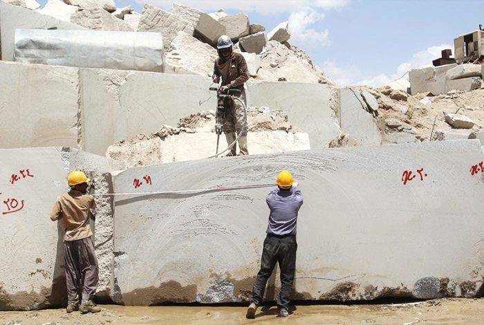 دلیل تاراج سنگ ایرانی توسط عراقی‌ها/ وزرات صمت به صنعت سنگ بها نمی‌دهد