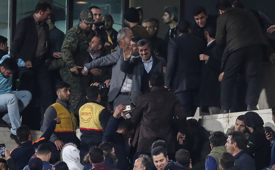 تصاویر حضور احمدی نژاد در استادیوم آزادی