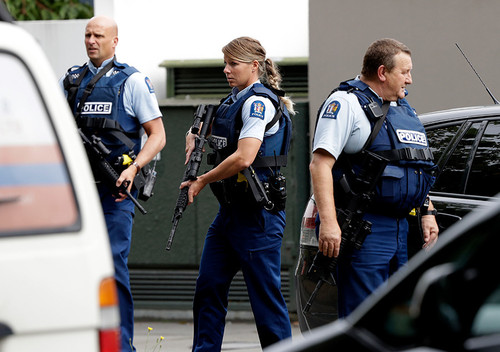 تیراندازی در دو مسجد در نیوزیلند/ دست کم ۴۹ نفر کشته شدند / ۳ مظنون بازداشت شد +عکس