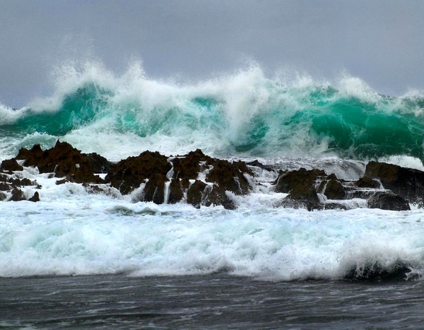 اخطاریه سازمان هواشناسی درباره افزایش طول موج آب‌های شمالی و جنوبی کشور