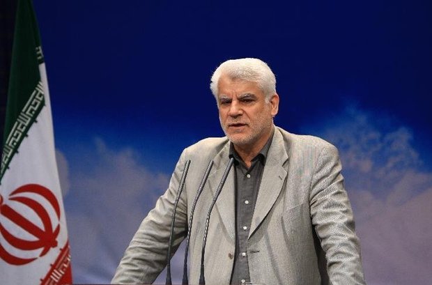 محمود بهمنی: موجودی حساب آقازاده‌ها بیشتر از ذخایر ارزی کشور است