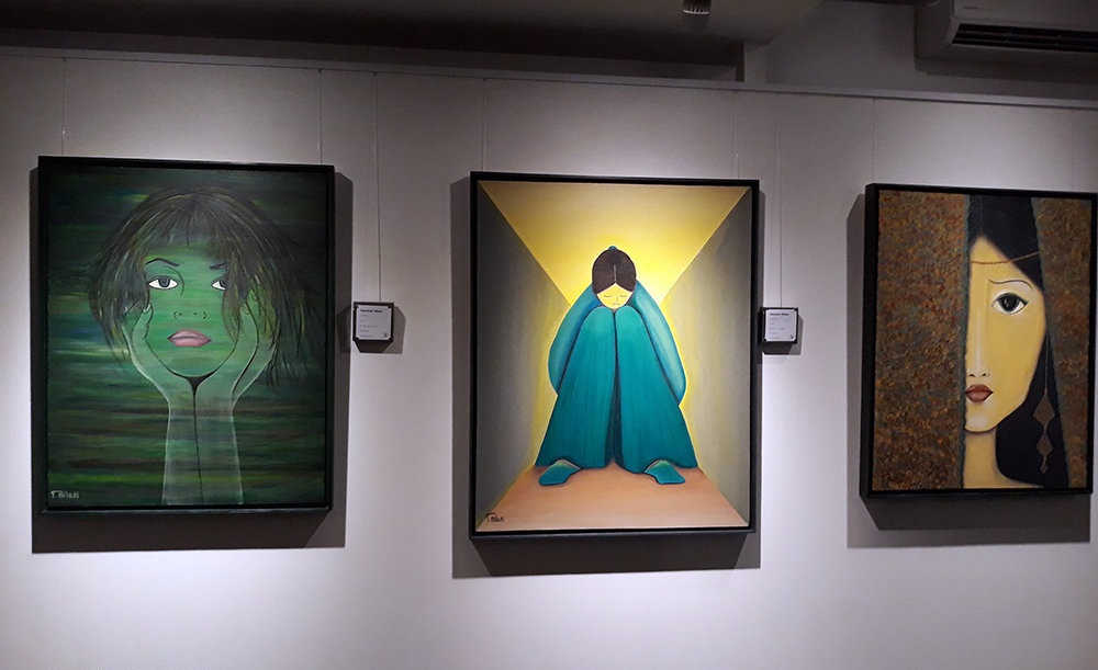 اعتراض منتقدان به نمایشگاه‌ تهمینه میلانی/ این نقاشی‌ها اصیل نیست