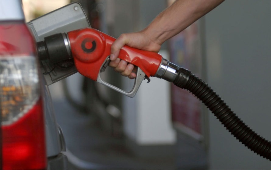 زمزمه افزایش نرخ بنزین به گوش می‌رسد/ اظهار نظر‌های ضد و نقیض حول محور آینده بنزین
