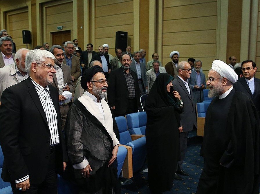 چرا روحانی با اصلاح‌طلبان دیدار کرد؟ ظریفیان: رئیس جمهور برای حمایت افکار عمومی با اصلاح‌طلبان دیدار کرد