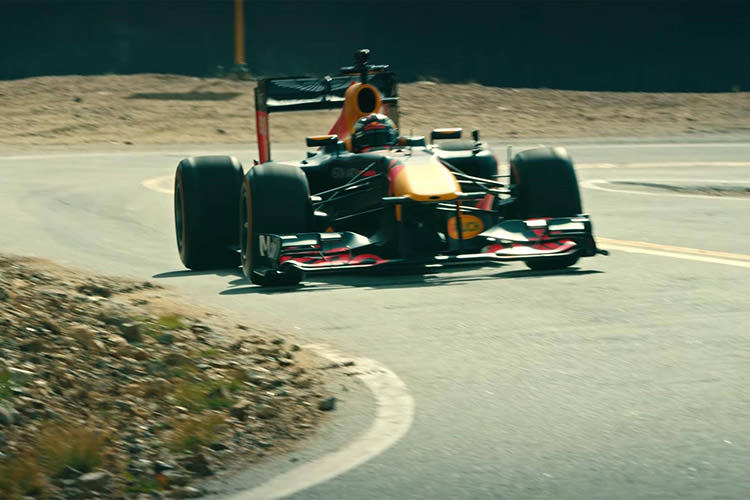 رانندگی دیدنی مکس ورشتاپن با خودروی فرمول یک ردبول در آمریکا +فیلم