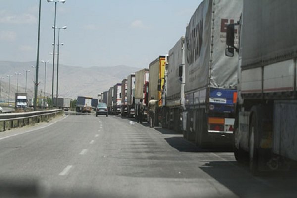 اعتراض کامیونداران ساوه؛ چرخ این ناوگان نای چرخیدن ندارد