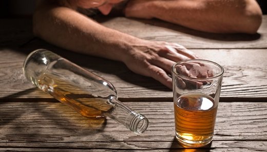 ادامه کشتار الکل مسموم در کشور: در کمتر از ۲ ماه، ۸۵ نفر مردند و ۹۸۰ نفر مسموم شدند