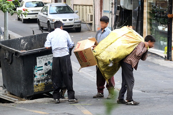 افزایش کودکان ایرانی زباله گرد طی یک سال اخیر/ سود سرشار شهرداری از کودکان زباله گرد