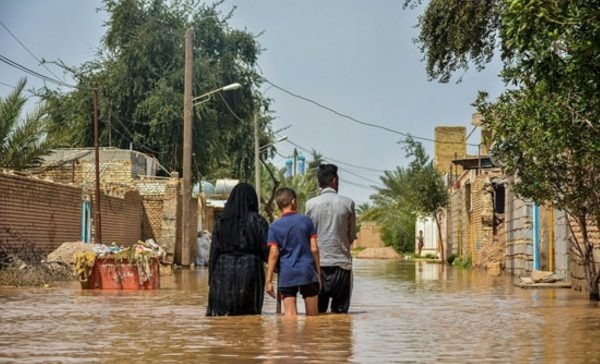 آخرین وضعیت بحرانی سیل خوزستان/ ۶۱ روستا دچار آبگرفتگی شده‌اند/ اسکان اضطراری ۳۰ هزار نفر در ۴۷ اردوگاه +فیلم و عکس