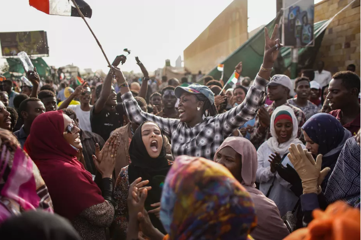 در سودان چه می‌گذرد؟ / جایگزینی یک دزد به جای دیکتاتور قبلی!
