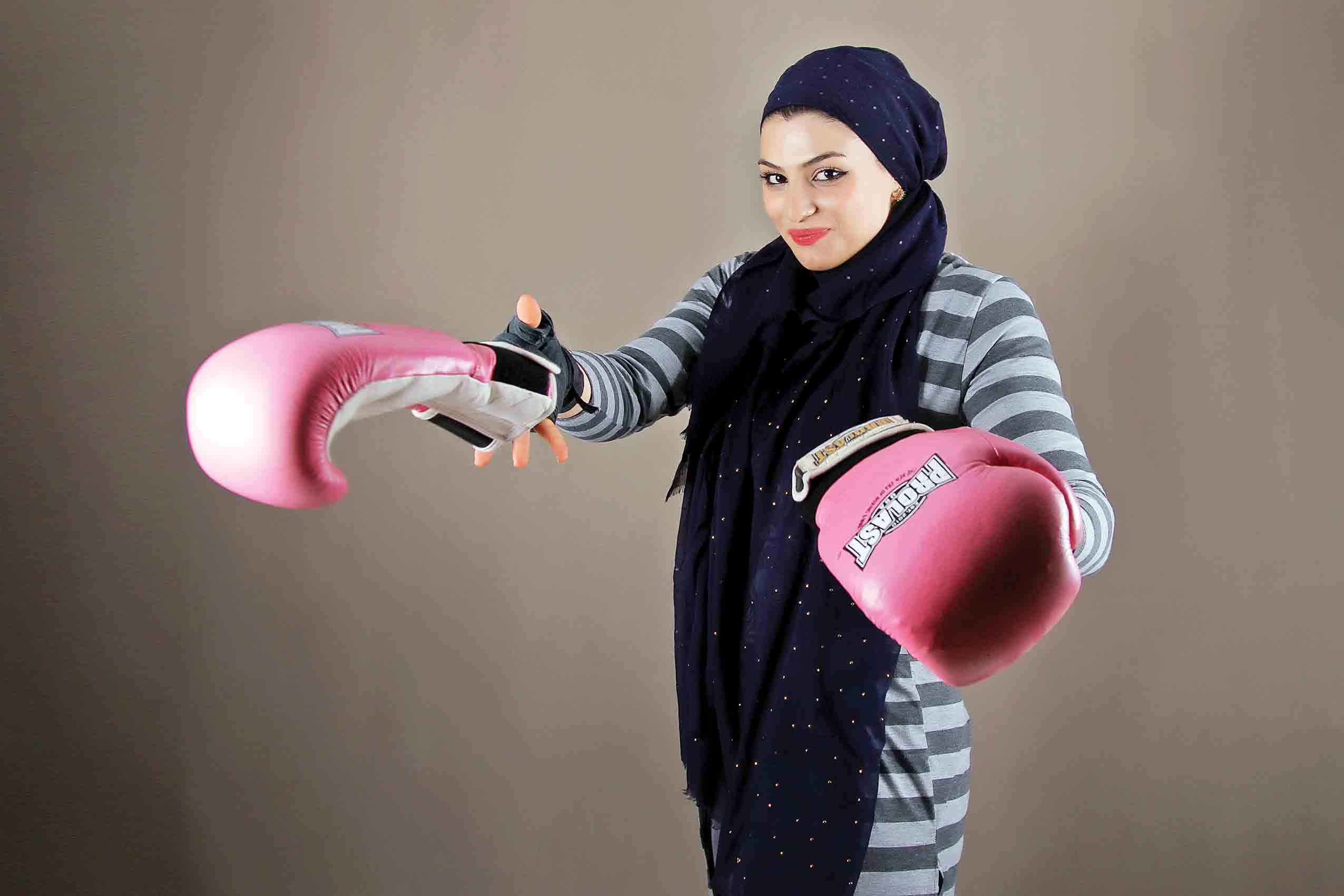 واکنش فدراسیون بوکس به مبارزه صدف خادم، اولین دختر بوکسور ایرانی