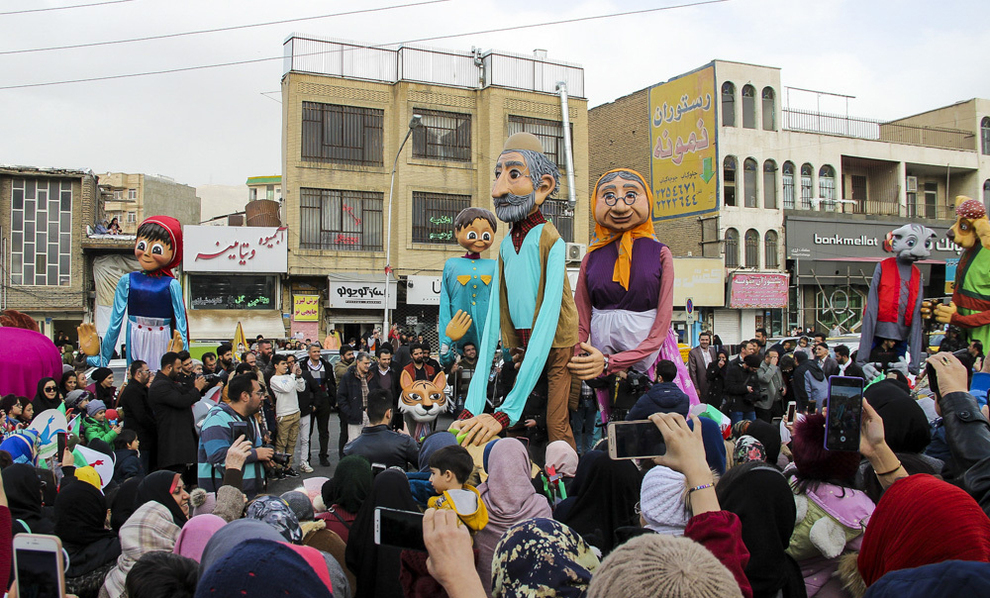 رژه غول‌پیکران در شهرکرج