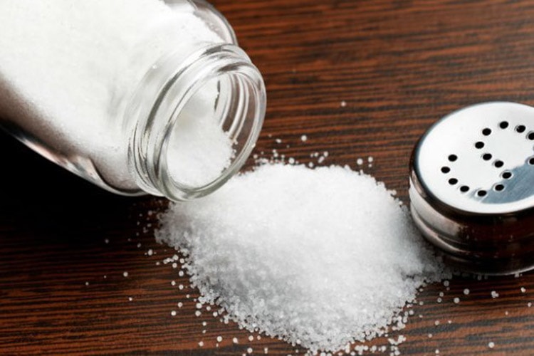 ایرانیان ۲ تا ۳ برابر استاندارد جهانی نمک مصرف می‌کنند