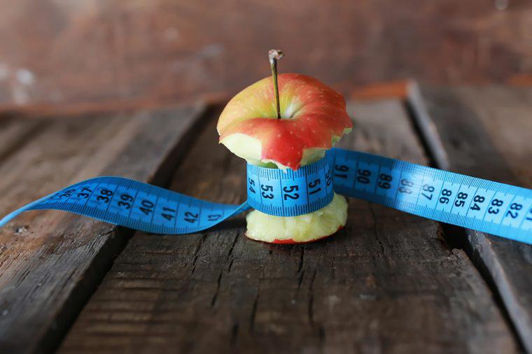 ۶ اشتباهی که هنگام کم کردن وزن مرتکب می‌شوید