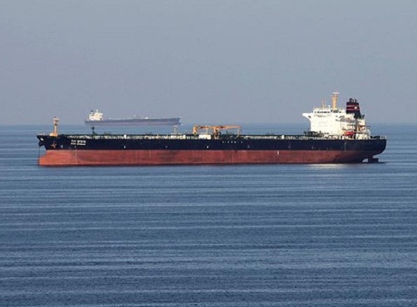 انفجار ۲ نفتکش در دریای عمان/ نفت‌کش‌ها از پاکستان و عمان درخواست کمک کردند