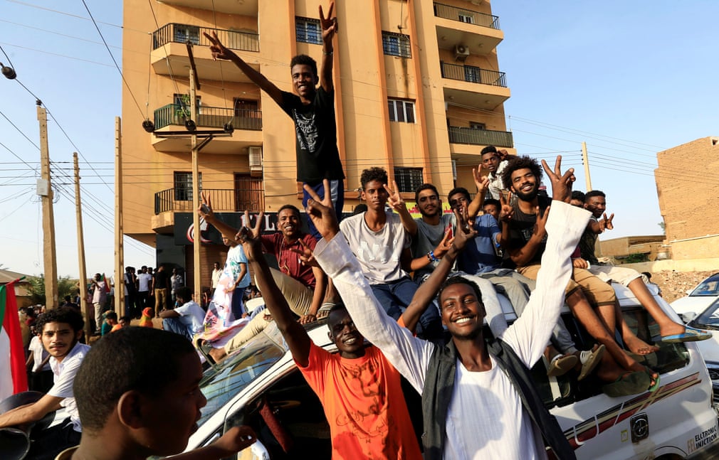 شادمانی انقلابیون سودانی از توافق بین مخالفان و شورای نظامیان سودان