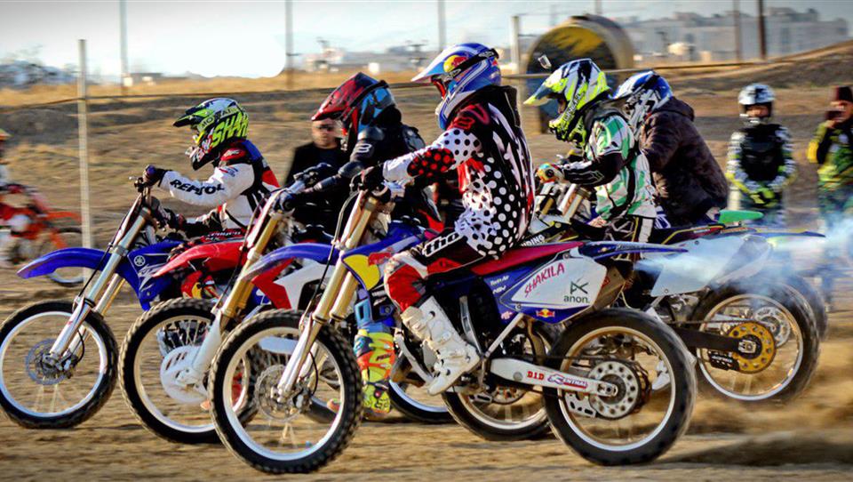 رقابت بانوان موتورسوار در اولین مرحله از مسابقات کراس قهرمانی کشور