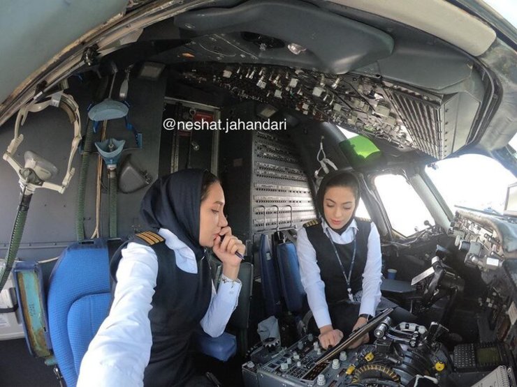 نخستین پرواز رفت و برگشت تهران مشهد با دو خلبان زن