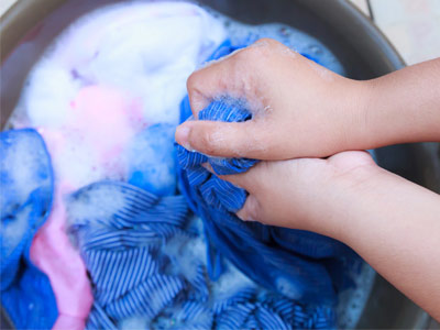 آیا شستن لباس‌ها از شما در برابر ویروس کرونا محافظت می‌کند؟