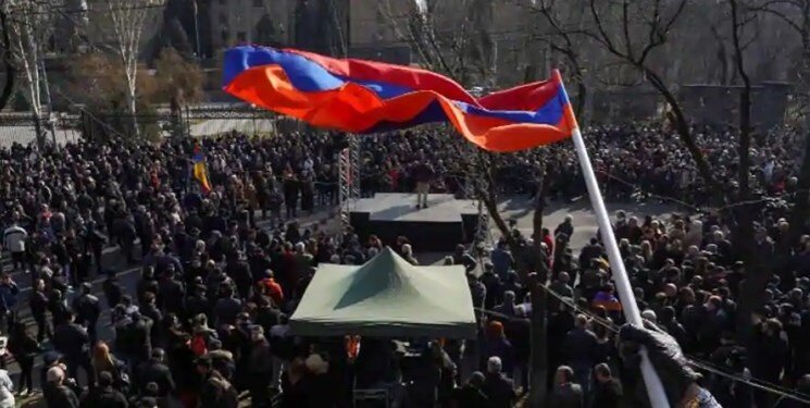 حمله معترضان به ساختمان دولتی در ارمنستان