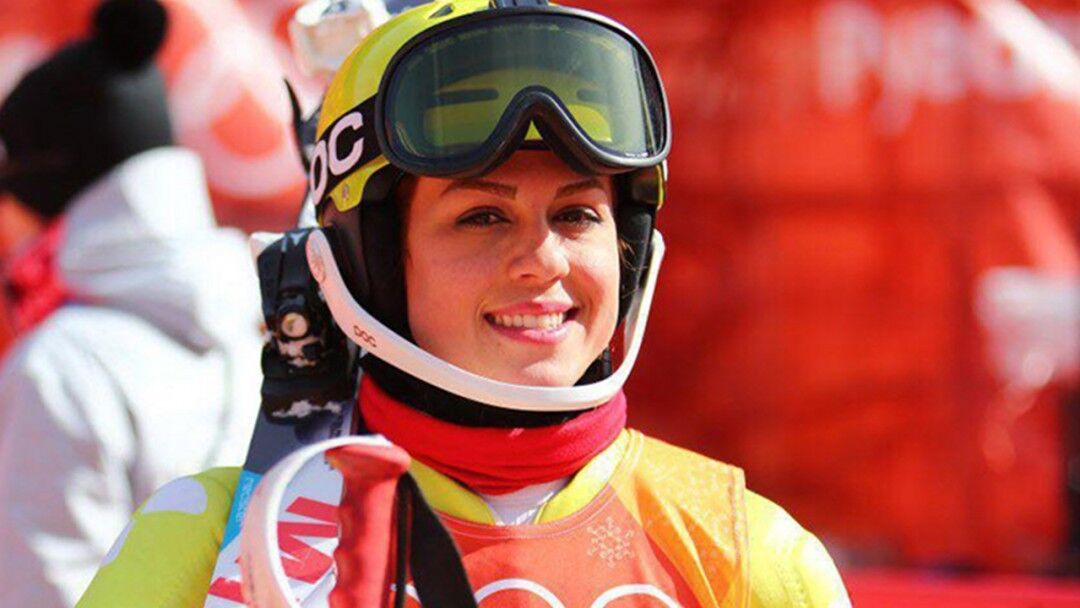 دادستانی حق ورود به ماجرای ممنوع‌الخروجی سرمربی تیم اسکی زنان را دارد؟