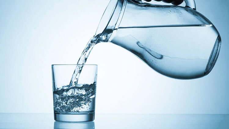 بین افطار و سحر چقدر آب بنوشیم؟