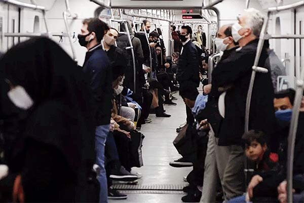 کنترل ماسک زدن مردم در مترو