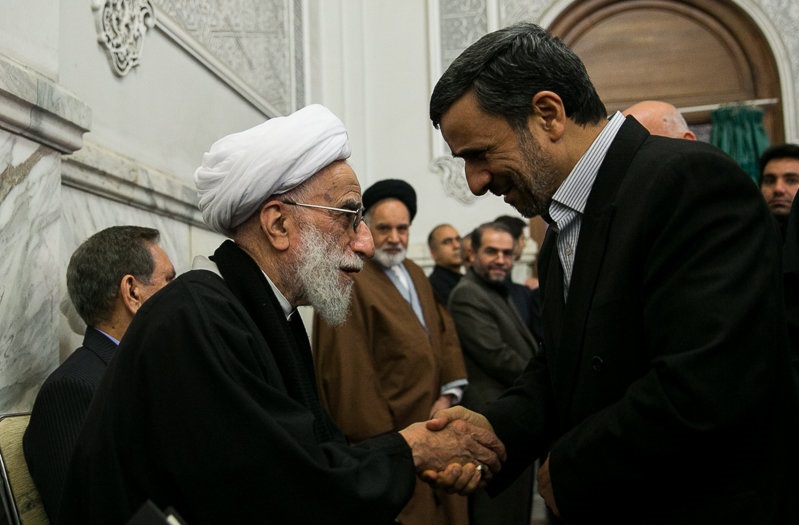 دیدار احمدی‌نژاد با شورای نگهبان