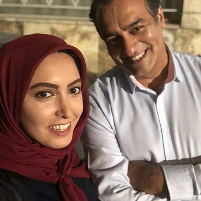 کشف حجاب و لباس خانم بازیگر سریال لیسانسیه‌ها / خداحافظی ساناز طاری از ایران + عکس‌ها