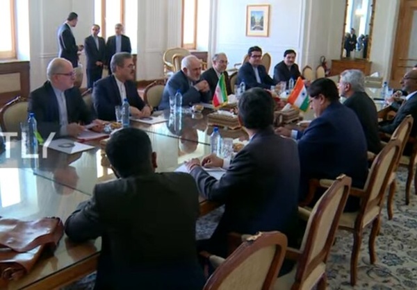دیدار ظریف با وزیرخارجه هند