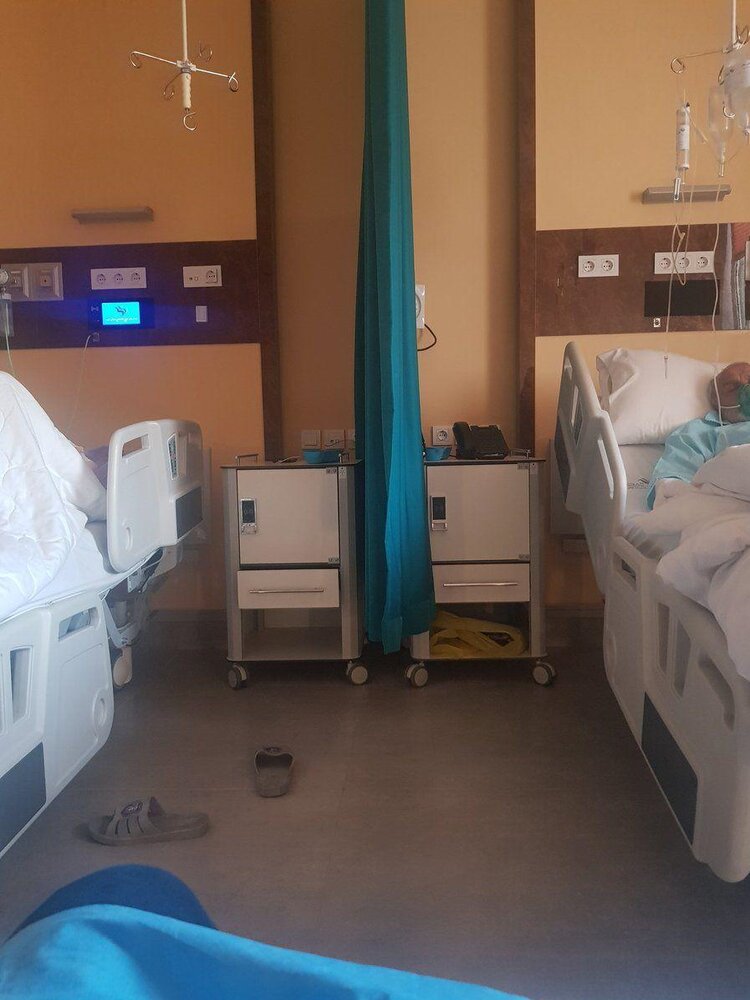  بستری شدن الیاس نادران و همسرش در بیمارستان