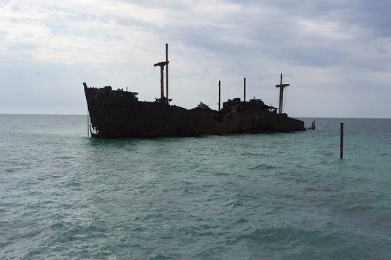 نابودی کشتی یونانی