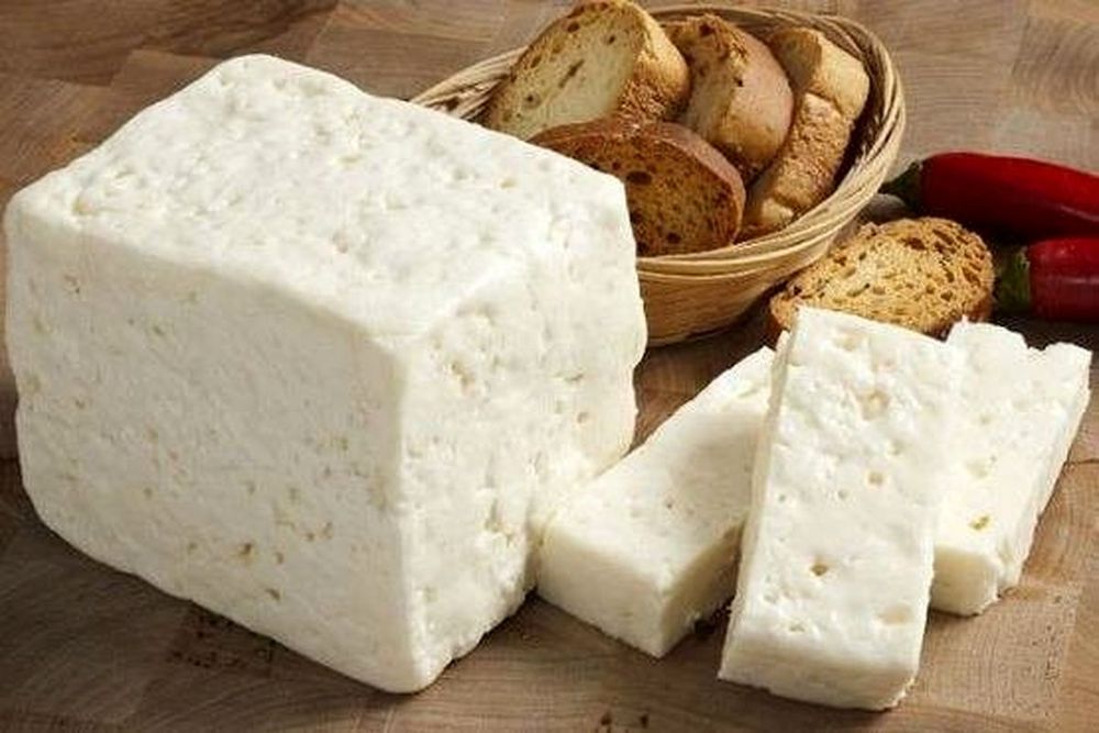 خواص و مضرات پنیر