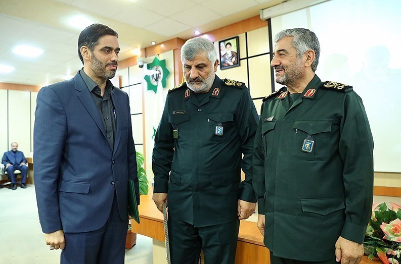 سعید محمد ، رئیس جمهوری با لباس سبز!/ چرا فرمانده قرارگاه خاتم لباس نظامی بر تن کرد؟