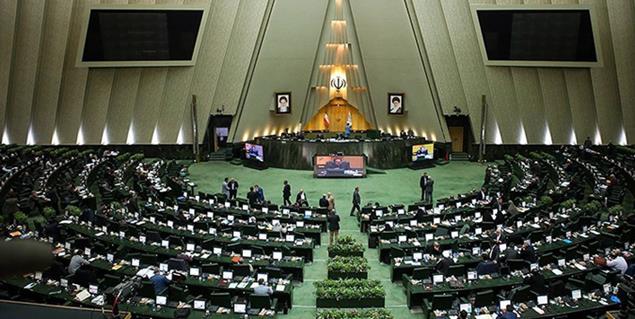 نمایندگان آذری در اعتراض به اظهارات احمدی بیغش: صحن را ترک می‌کنیم