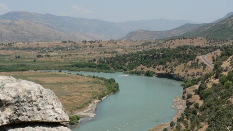 قتل یک رودخانه برای احیای دریاچه ارومیه/ انتقال آب رودخانه زاب به دریاچه ارومیه چه تبعاتی دارد؟