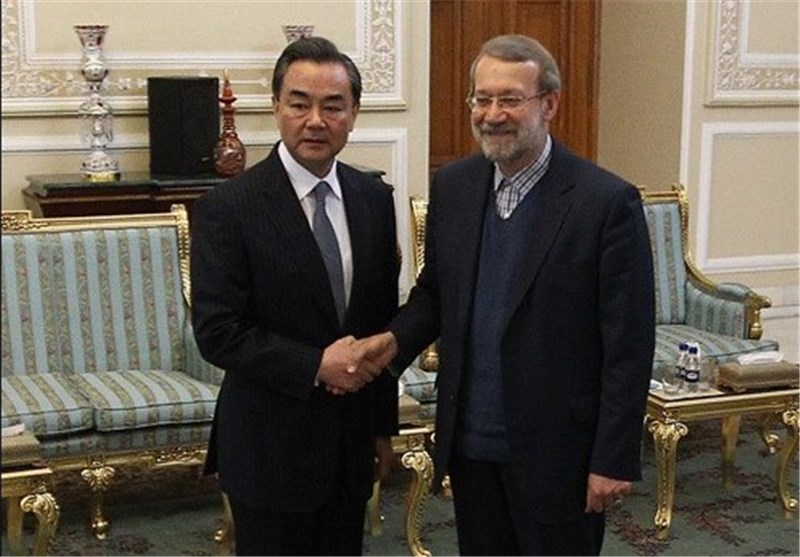 نخستین دیدار وزیر خارجه چین در تهران با علی لاریجانی