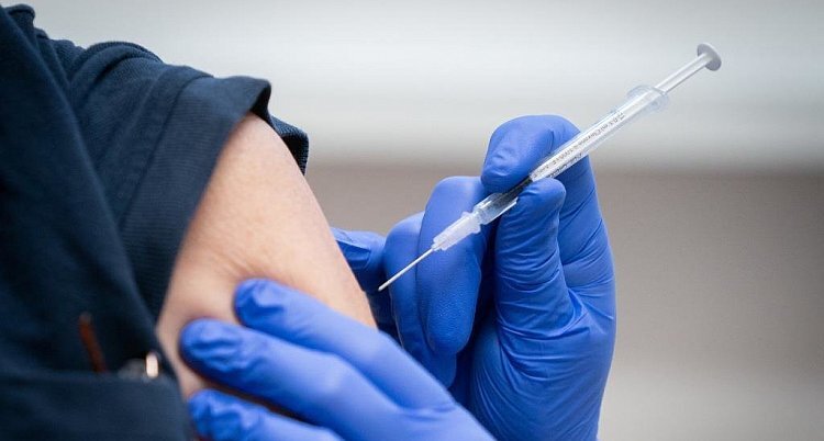 کاهش سن واکسیناسیون کرونا در کشور به ۹ سال