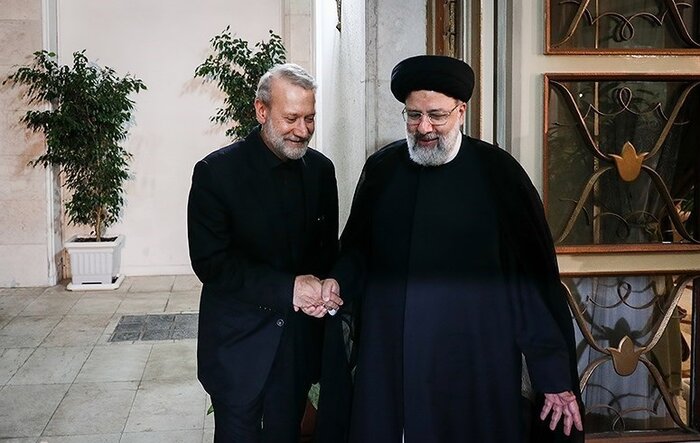 رقابت اصلی در انتخابات بین لاریجانی و رئیسی خواهد بود/ لاریجانی امیدوار است مشابه روحانی بتواند حمایت اصلاح طلبان را کسب کند
