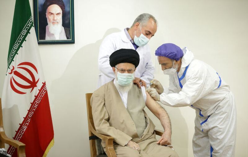 رهبر انقلاب دز اول واکسن کوو ایران برکت را دریافت کردند