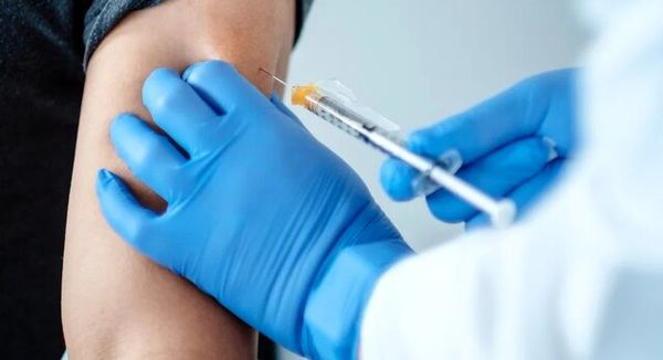 واکسیناسیون بیماران صعب‌العلاج و افراد بالای ۶۰ سال تا پایان مرداد