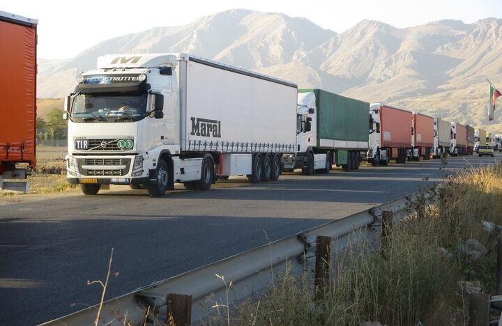 گمرک: ممنوعیت ورود کامیون‌های ایرانی به گرجستان صحت ندارد