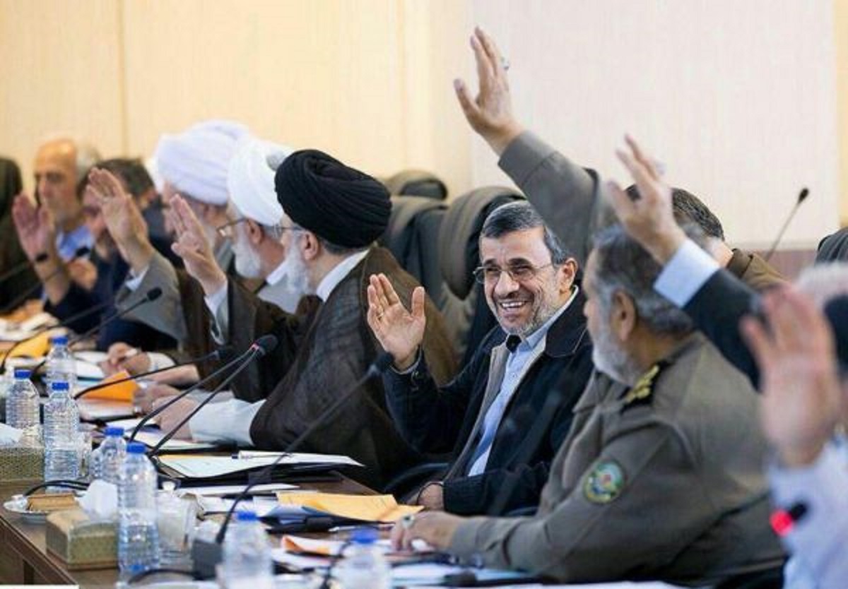 حذف احمدی نژاد از مجمع تشخیص