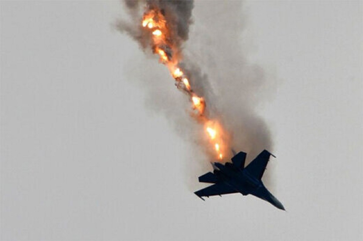 لحظه سقوط هواپیمای جنگنده روسیه در اوکراین +فیلم